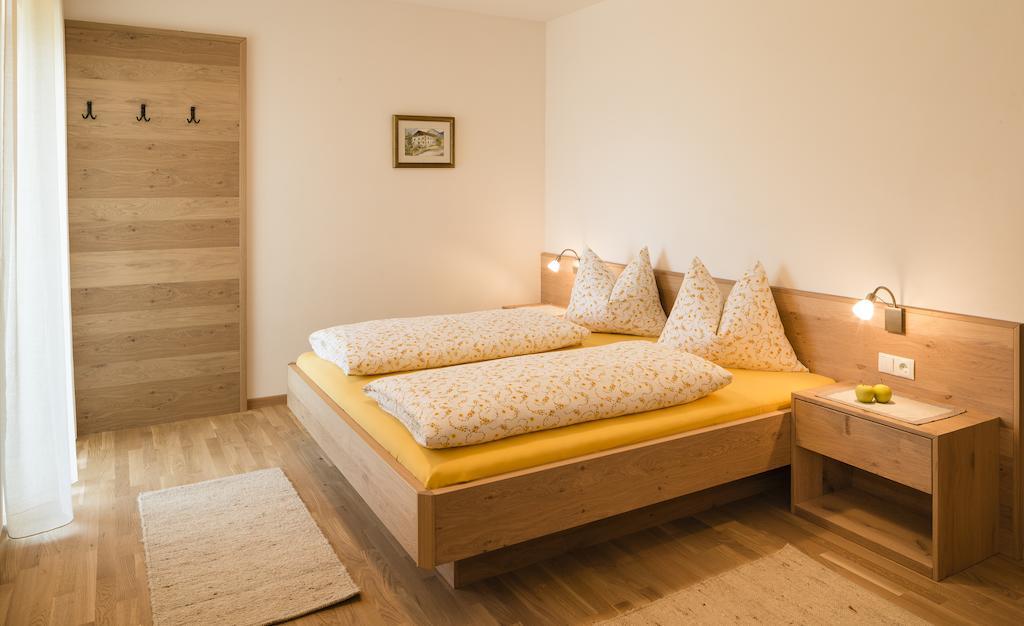 Beim Dorner Apartment Schenna Bilik gambar